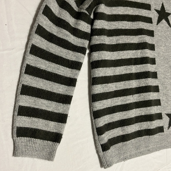 BLACK & GREY AMERICAN FLAG‎ KNIT PULLOVER SIZE M - Picture 5 of 8